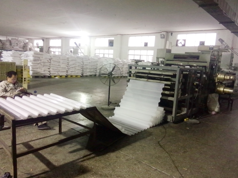 蜂窩斜管填料生產現場